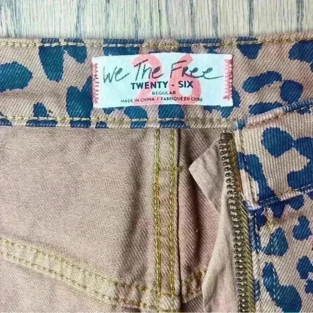 Free People We The Free Women's Zip It Up Leopard Printed Miniskirt Size 26 R - Picture 13 of 16